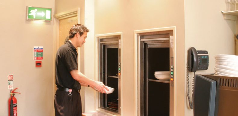 ثلاثة أسباب لتركيب مصعد دامبوايتر في مبناك التجاري أو مطعمك